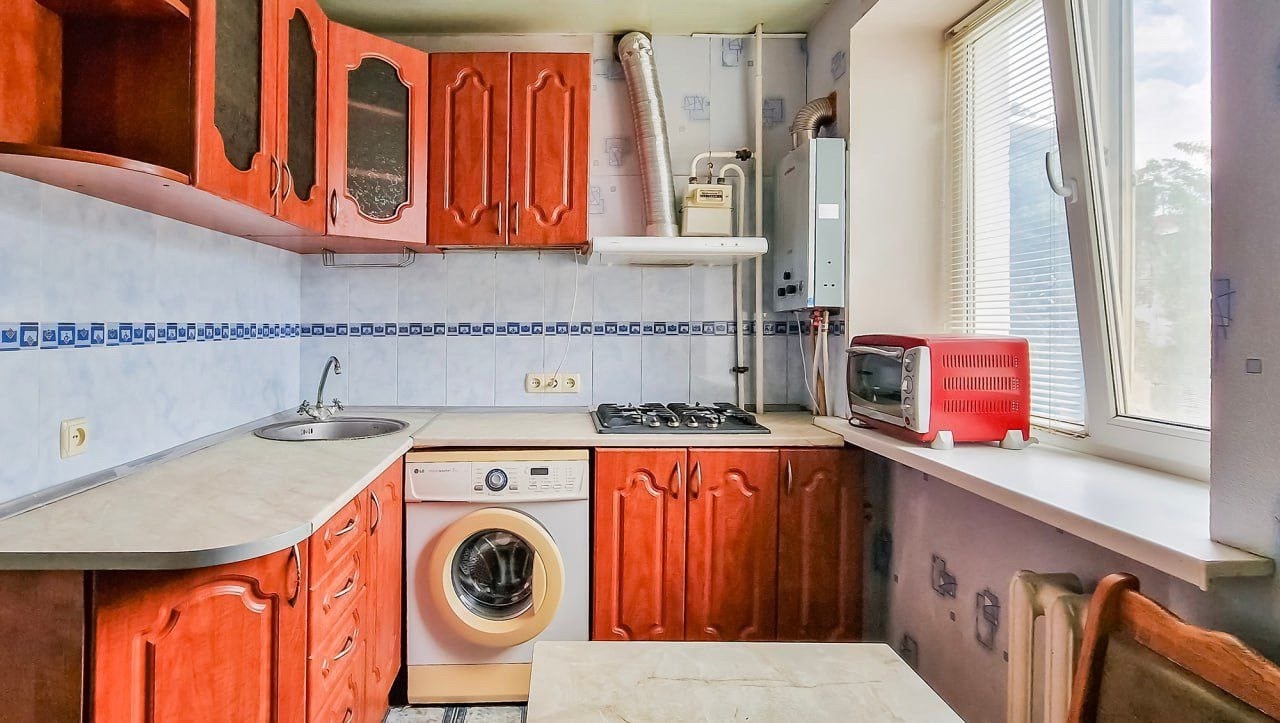 🏠Продам 2 комн. квартиру кв. Солнечный 3/5 этаж, 40/27,5/8,5 кв. м. Дом кирпичный ( кооперативный) . Комнаты раздельные. Остается вся мебель и техника. . Долгов нет . Цена 5 200 000 руб. ☎️Тел: +79591914944 ( telegram, WhatsApp, Max) Алексей...