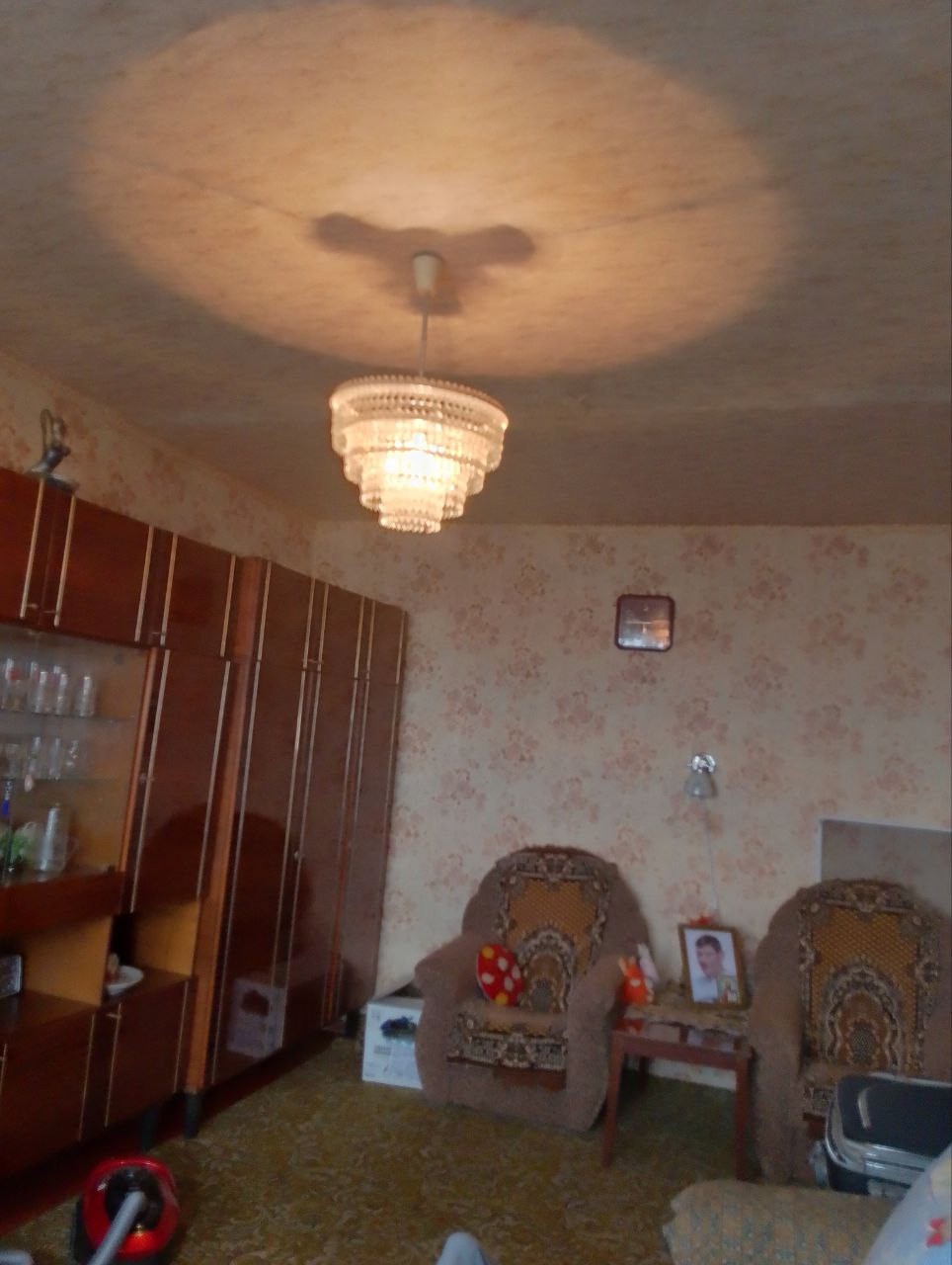 Продам 2-к квартиру в Артёмовском районе, кв. Ленинского Комсомола 52,4 м² | 8 этаж из 9 | Хорошее расположение дома Квартира в жилом состоянии, с косметическим ремонтом ! Коммуникации и оснащение: ▪ Пластиковые окна ▪ Современные биметаллические радиаторы ▪ Пластиковая разводка водо- и теплоснабжения ▪ Засте...