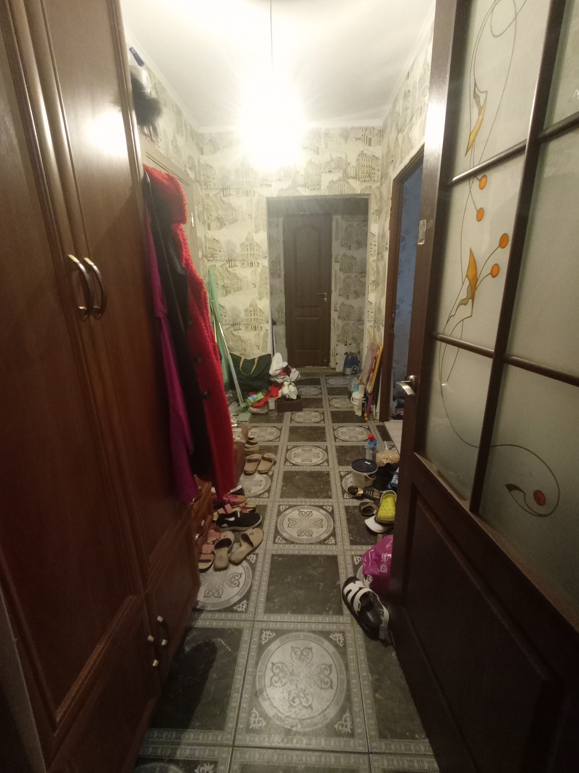 🏡 Продам 2-к квартиру в Артемовском районе, кв. Степной! 📍 Адрес: кв. Степной 🏢 Этаж: 8/9 📐 Площадь: 55,3 м² ✅ Особенности квартиры: Косметический ремонт – заходи и живи Разводка воды пластиком Все окна ПВХ Балкон застеклен Вся мебель и бытовая техника остаются: кондиционер, стиральная машина, холодильник, бо...